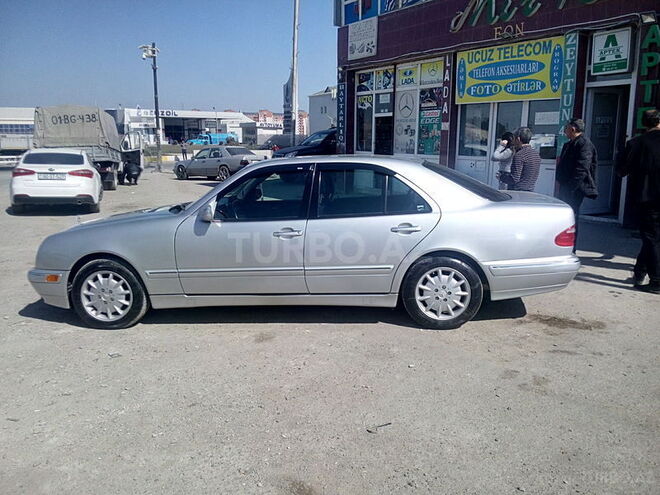 Mercedes E 320 2000, 223,000 km - 3.2 л - Bakı