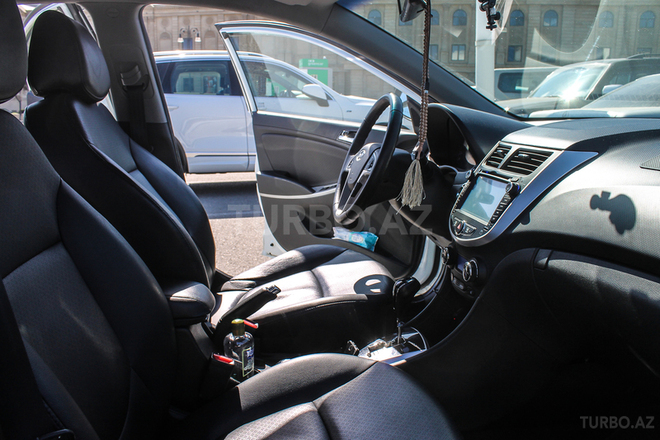 Hyundai Accent 2011, 75,800 km - 1.6 l - Bakı