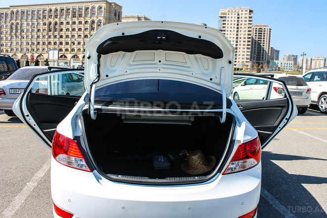 Hyundai Accent 2011, 75,800 km - 1.6 l - Bakı