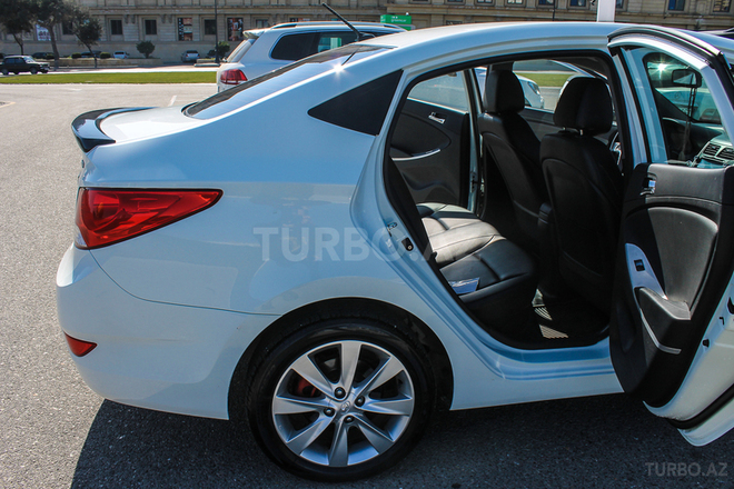 Hyundai Accent 2011, 75,800 km - 1.6 l - Bakı
