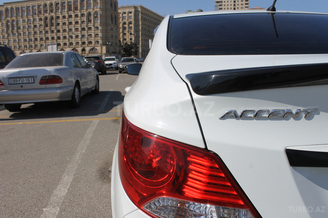 Hyundai Accent 2011, 75,800 km - 1.6 l - Bakı