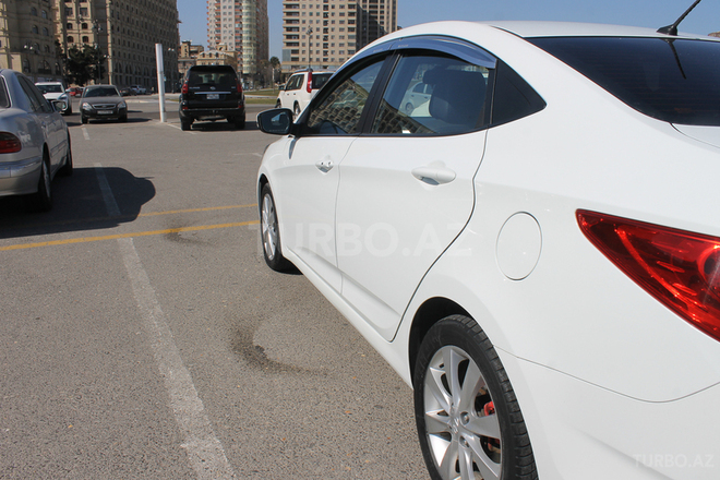 Hyundai Accent 2011, 75,800 km - 1.6 l - Bakı