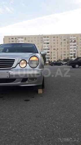 Mercedes E 220 2001, 267,762 km - 2.2 l - Bakı