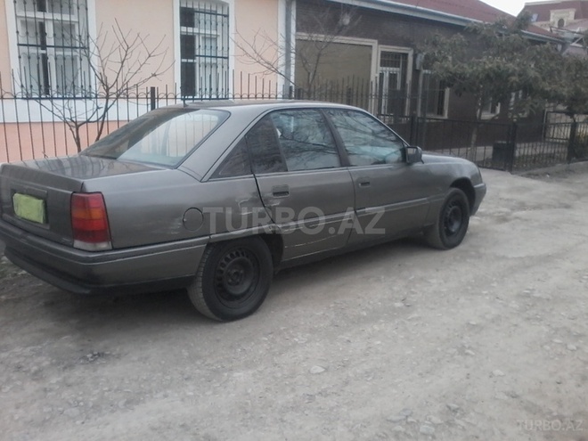 Opel Omega 1987, 545,000 km - 1.6 l - Gəncə