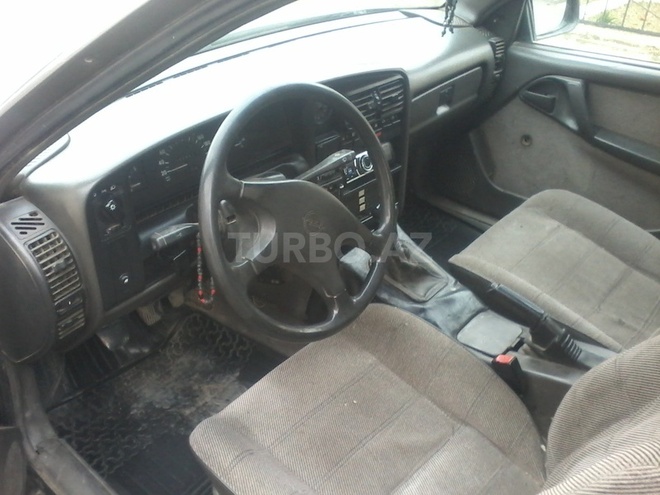 Opel Omega 1987, 545,000 km - 1.6 l - Gəncə