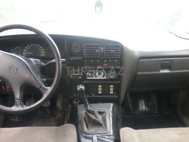 Opel Omega 1987, 545,000 km - 1.6 l - Gəncə