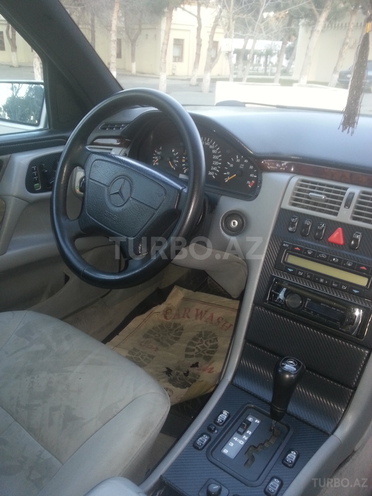 Mercedes E 320 1996, 282,746 km - 3.2 l - Bakı
