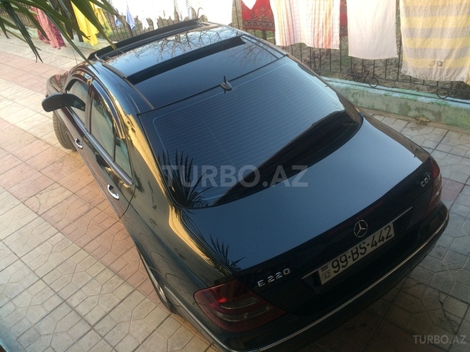 Mercedes E 220 2002, 332,000 km - 2.2 l - Sumqayıt