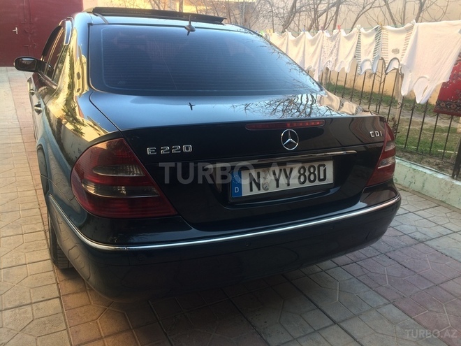 Mercedes E 220 2002, 332,000 km - 2.2 l - Sumqayıt