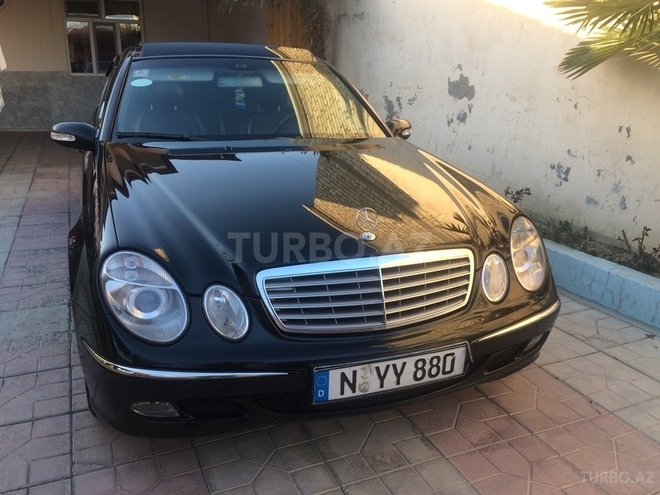 Mercedes E 220 2002, 332,000 km - 2.2 l - Sumqayıt
