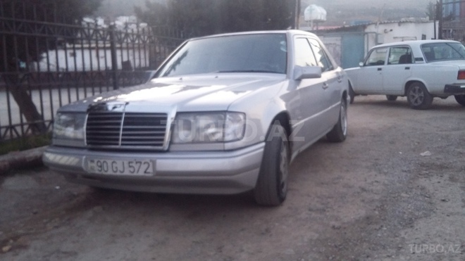 Mercedes E 200 1989, 250,000 km - 2.0 l - Bakı
