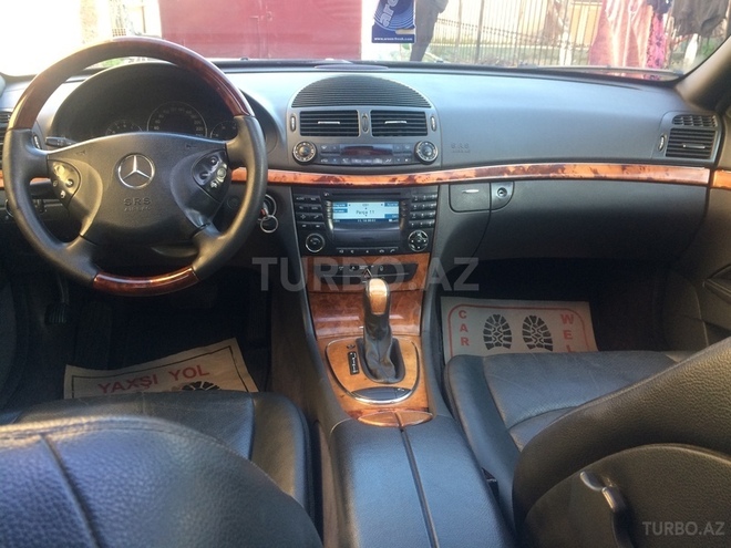 Mercedes E 220 2002, 332,000 km - 2.2 l - Sumqayıt