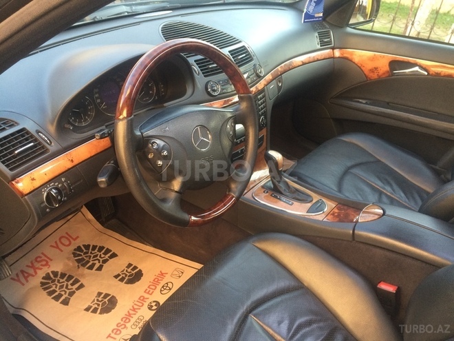 Mercedes E 220 2002, 332,000 km - 2.2 l - Sumqayıt