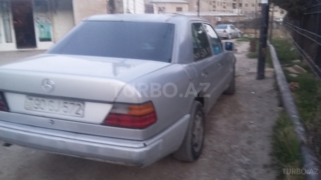 Mercedes E 200 1989, 250,000 km - 2.0 l - Bakı