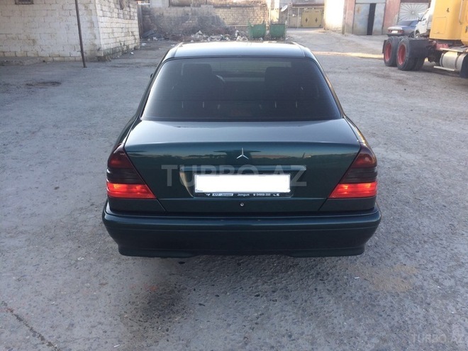 Mercedes C 220 1999, 218,000 km - 2.2 л - Xırdalan