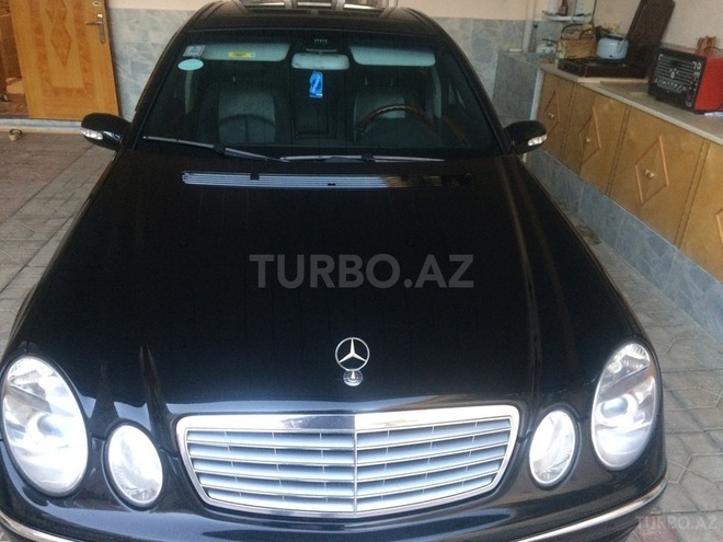 Mercedes E 220 2002, 332,000 km - 2.2 l - Sumqayıt