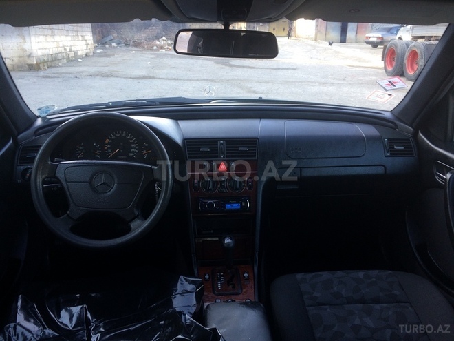 Mercedes C 220 1999, 218,000 km - 2.2 л - Xırdalan