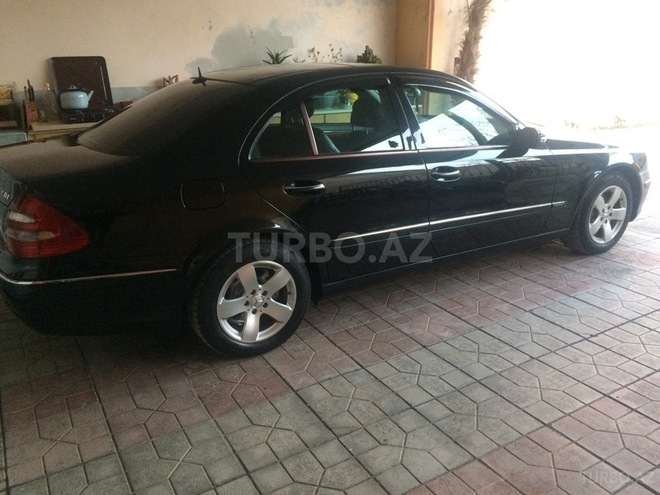 Mercedes E 220 2002, 332,000 km - 2.2 l - Sumqayıt