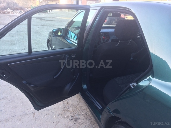 Mercedes C 220 1999, 218,000 km - 2.2 л - Xırdalan