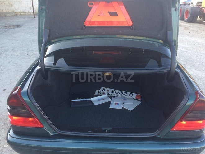 Mercedes C 220 1999, 218,000 km - 2.2 л - Xırdalan