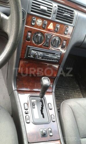 Mercedes E 230 1996, 250,000 km - 2.3 l - Bakı