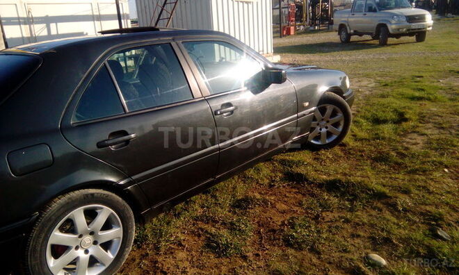 Mercedes  1995, 396,460 km - 2.2 l - Bakı