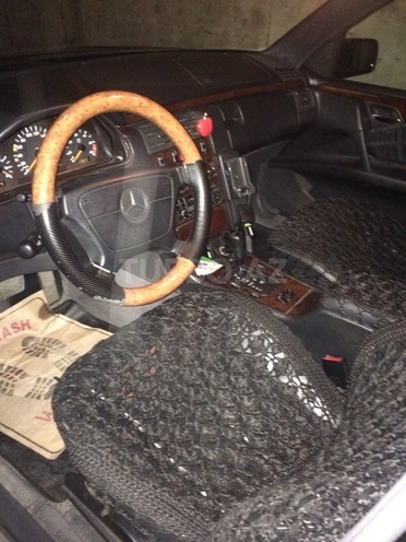 Mercedes E 220 1998, 300,000 km - 2.2 l - Bakı