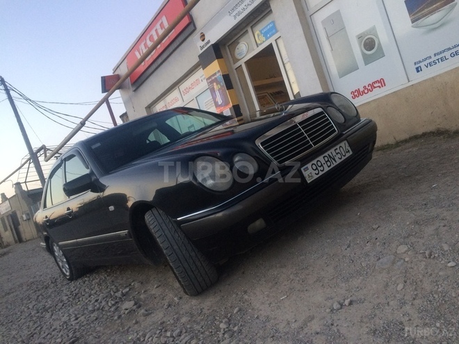 Mercedes E 220 1998, 300,000 km - 2.2 l - Bakı