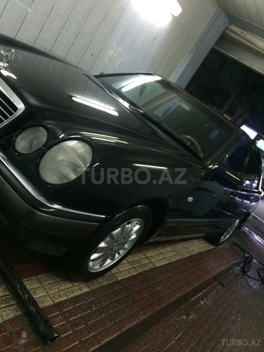 Mercedes E 220 1998, 300,000 km - 2.2 l - Bakı