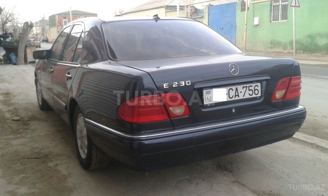 Mercedes E 240 1998, 200,000 km - 2.4 l - Bakı