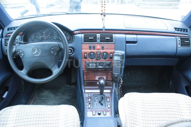 Mercedes E 200 1997, 225,720 km - 2.0 л - Tovuz