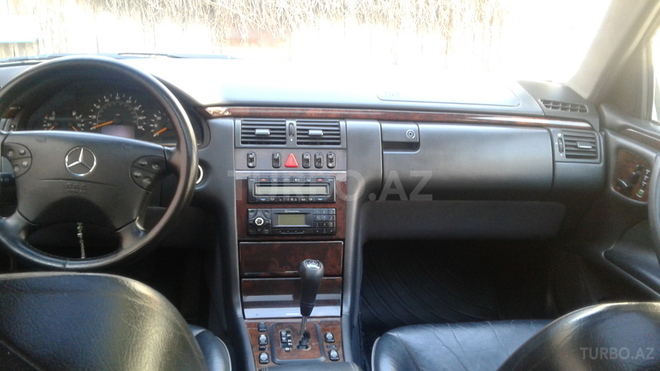Mercedes E 320 2000, 334,000 km - 0.3 l - Bakı