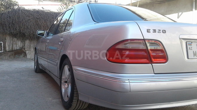 Mercedes E 320 2000, 334,000 km - 0.3 l - Bakı