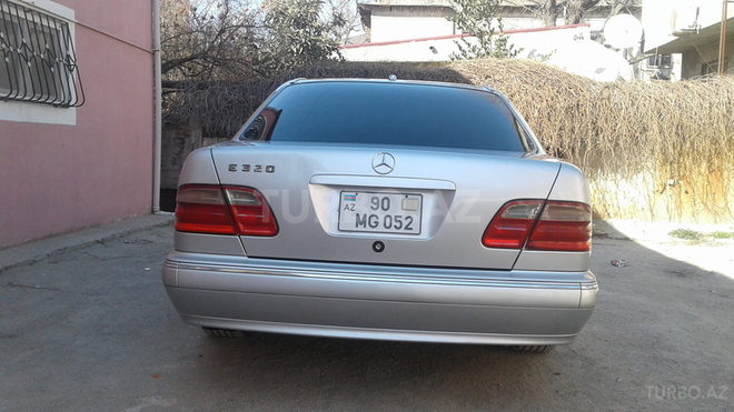 Mercedes E 320 2000, 334,000 km - 0.3 l - Bakı