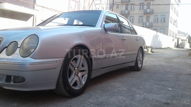 Mercedes E 320 2000, 334,000 km - 0.3 l - Bakı