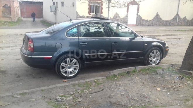 Volkswagen Passat 2002, 128,000 km - 1.8 l - Gəncə