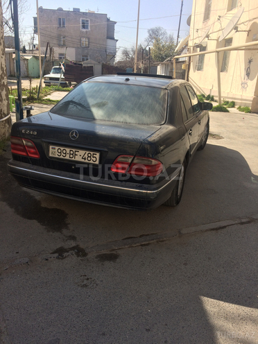 Mercedes E 240 2001, 208,453 km - 2.6 l - Bakı