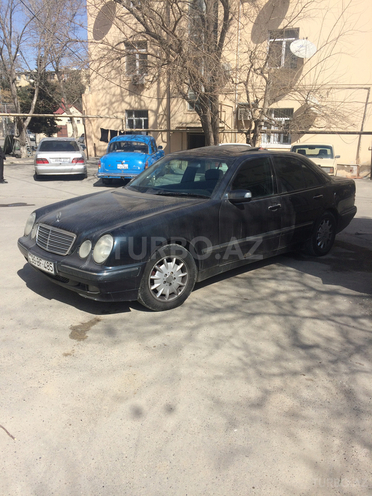 Mercedes E 240 2001, 208,453 km - 2.6 l - Bakı