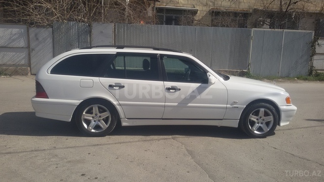 Mercedes C 220 1999, 250,000 km - 2.2 l - Bakı