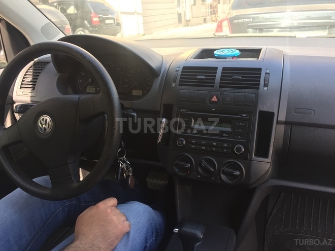 Volkswagen Polo 2009, 82,000 km - 1.4 l - Bakı