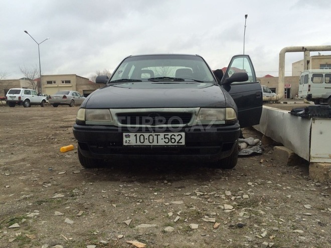 Opel Astra 1995, 200,000 km - 1.7 l - Sumqayıt