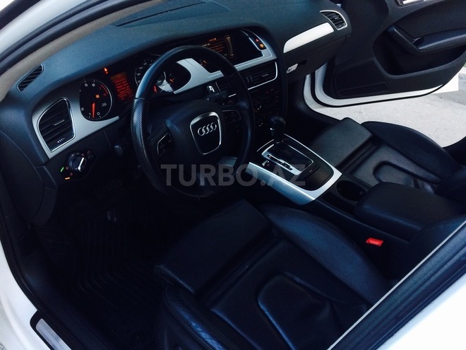 Audi A4 2011, 135,000 km - 2.0 л - Bakı