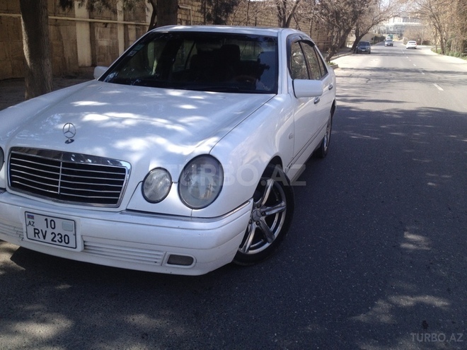 Mercedes E 230 1995, 330,000 km - 2.3 л - Bakı