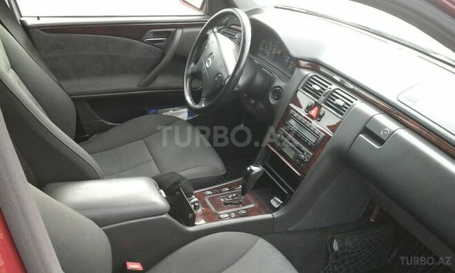 Mercedes E 200 2002, 218,900 km - 2.0 l - Bakı