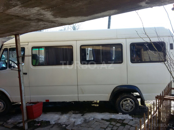 Mercedes 410 D 1990, 297,000 km - 2.9 l - Şamaxı