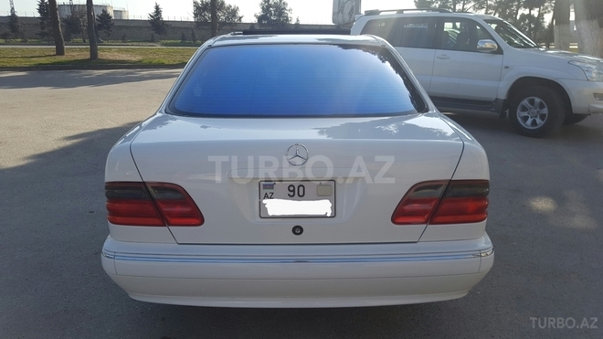 Mercedes E 320 2000, 168,950 km - 3.2 l - Bakı