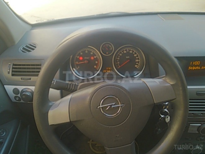 Opel Astra 2004, 246,000 km - 1.4 l - Bakı