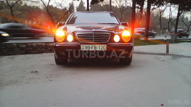 Mercedes E 200 2001, 220,000 km - 2.0 l - Bakı