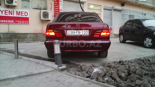 Mercedes E 200 2001, 220,000 km - 2.0 l - Bakı