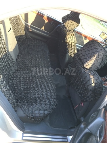 Mercedes E 240 1997, 310,000 km - 2.4 l - Zaqatala